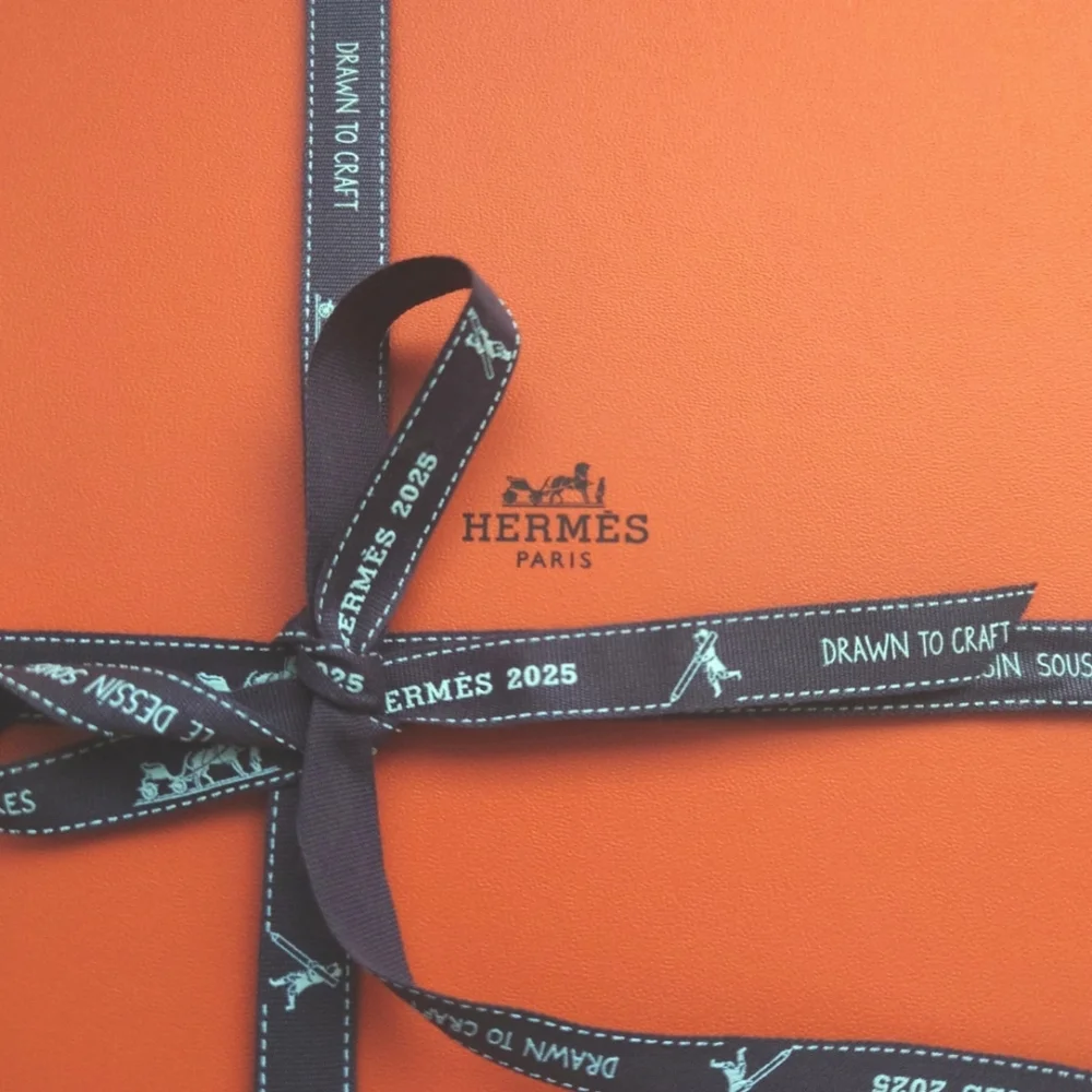 HERMES Authentic Orange Gift Box with Ribbon - Picture 3 of 8